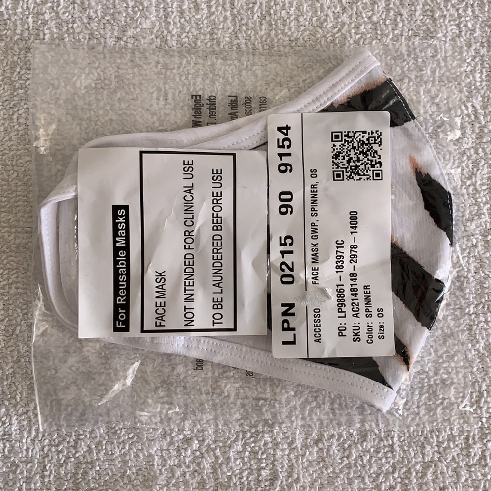 Fabletics Face Mask - Picture 3 of 8